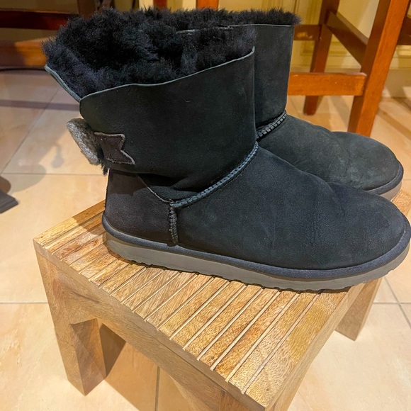 UGG, Black Bailey bows in Size 10 - Picture 2 of 10